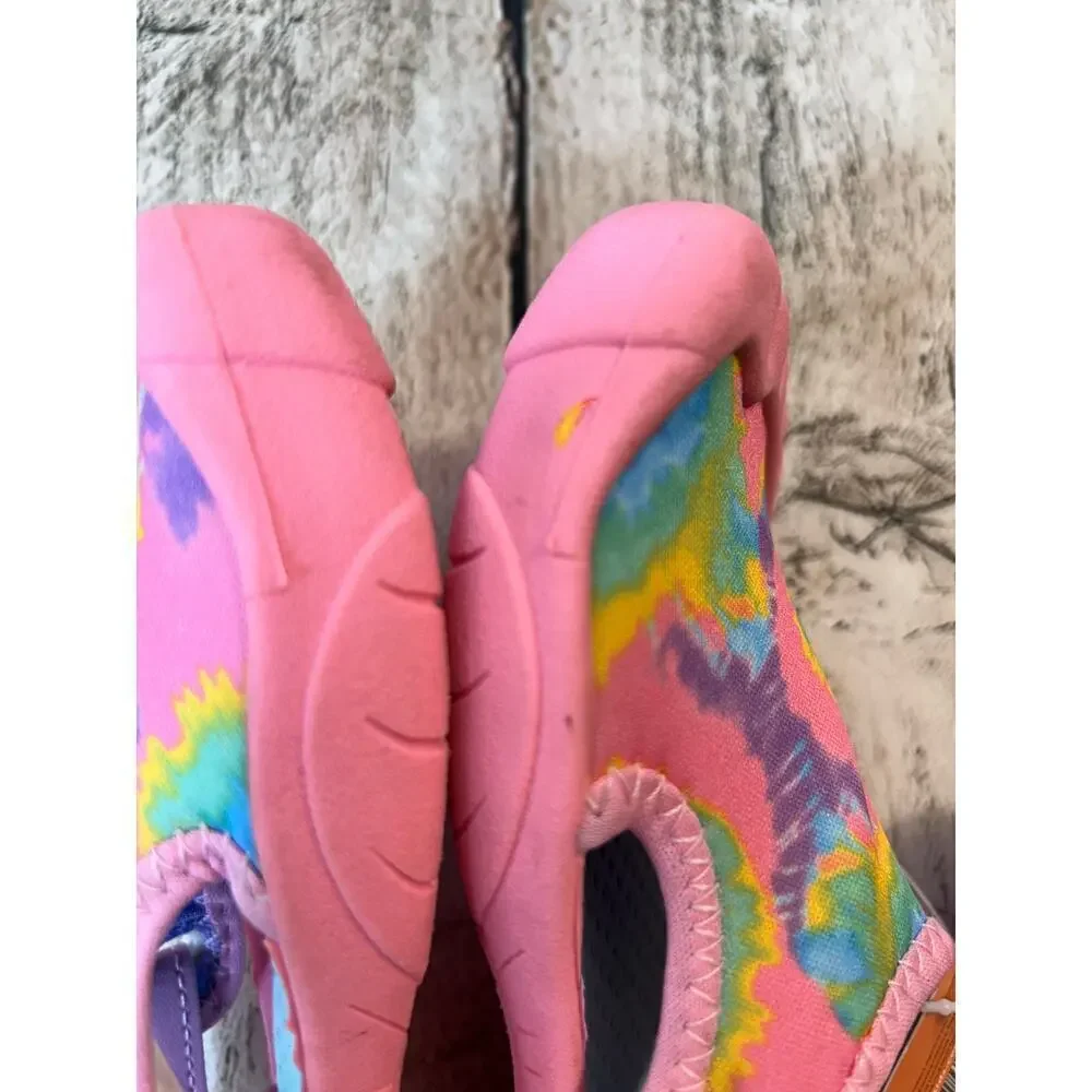 NEWTZ Girl’s Water Shoes / Size: 11-12